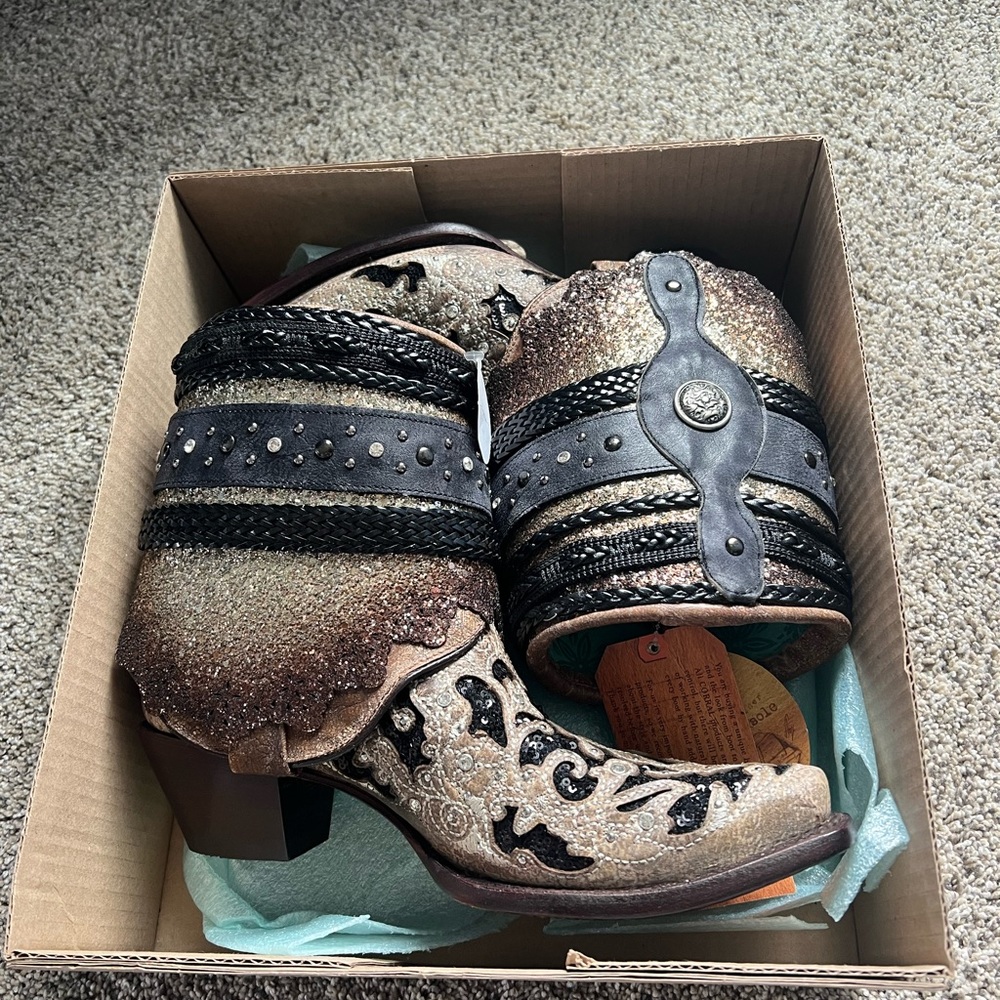 Corral Boots Size 9